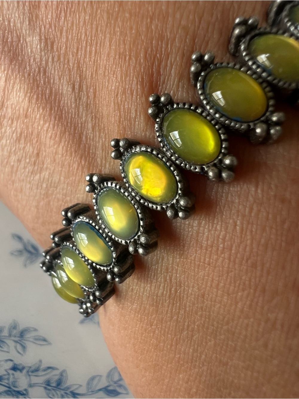 Vintage Aurora Glass Stretch Bracelet Silver Tone - Picture 2 of 4